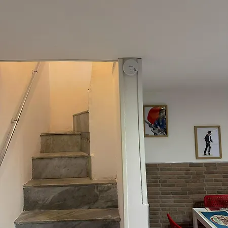 Frizzi & Lazzi House * Naples