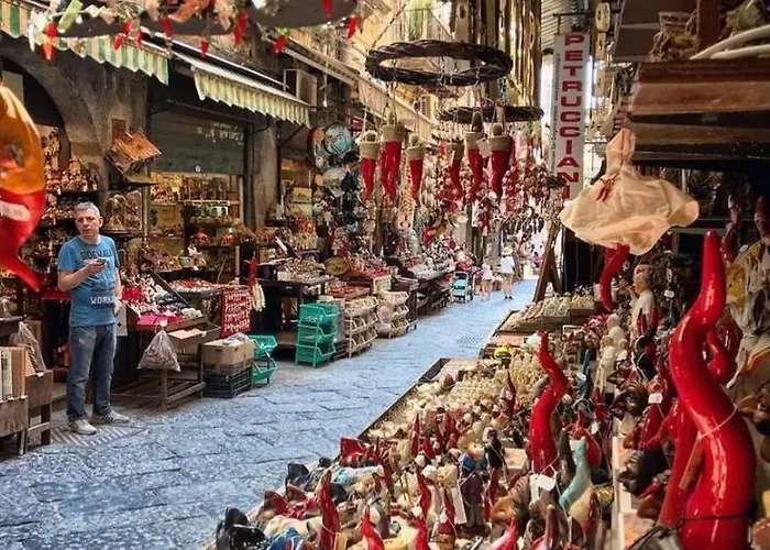 Frizzi & Lazzi House شقة نابولي