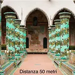 Frizzi & Lazzi House شقة